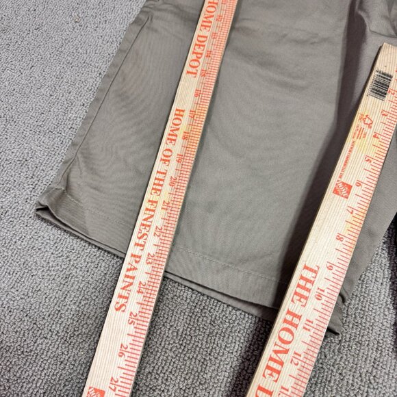 Volcom Shorts Beige Pockets Men’s Size 38 - Picture 4 of 11